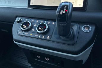 Land Rover Defender 3.0 D250 Hard Top SE Auto [3 Seat]