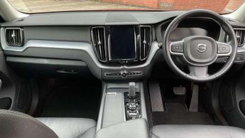 Volvo XC60 2.0 B4D Momentum 5dr AWD Geartronic