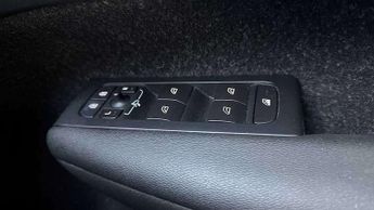 Volvo XC40 2.0 T4 Momentum Pro 5dr AWD Geartronic