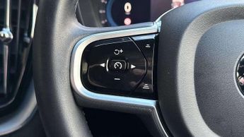 Volvo XC60 2.0 B5P R DESIGN 5dr Geartronic