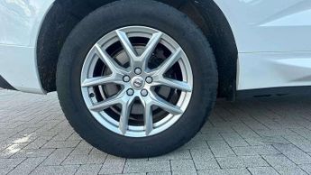 Volvo XC60 2.0 T5 [250] Momentum Pro 5dr AWD Geartronic