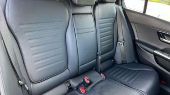 Mercedes-Benz C-Class C300e AMG Line 4dr 9G-Tronic