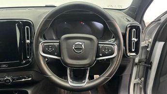 Volvo XC40 2.0 B4P R DESIGN 5dr AWD Auto