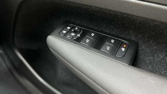 Volvo XC40 2.0 B5P Inscription 5dr AWD Auto