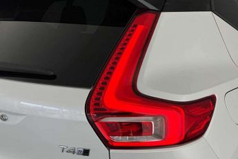 Volvo XC40 2.0 T4 R DESIGN 5dr AWD Geartronic