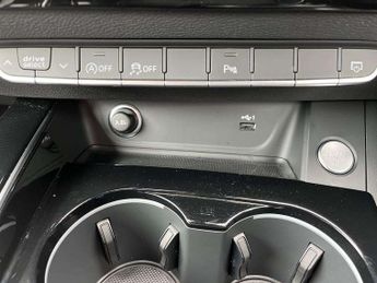 Audi A4 Avant 35 TDI Black Edition 5dr S Tronic