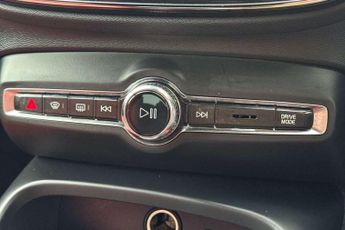 Volvo XC40 2.0 B4P Inscription Pro 5dr Auto