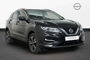 Nissan Qashqai 1.3 DiG-T N-Connecta 5dr [Glass Roof Pack]
