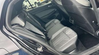 Volkswagen Golf 1.5 eTSI 150 R-Line 5dr DSG