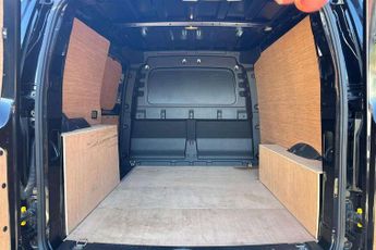 Volkswagen Caddy 2.0 TDI 122PS Commerce Plus Van DSG