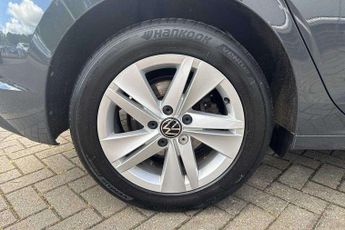 Volkswagen Golf 1.5 eTSI 150 Life 5dr DSG