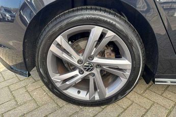 Volkswagen Golf 1.5 eTSI 150 R-Line 5dr DSG