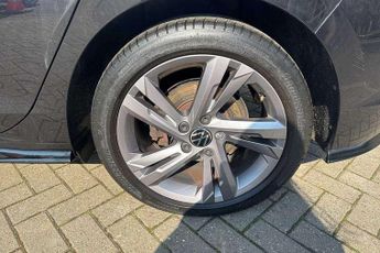 Volkswagen Golf 1.5 eTSI 150 R-Line 5dr DSG