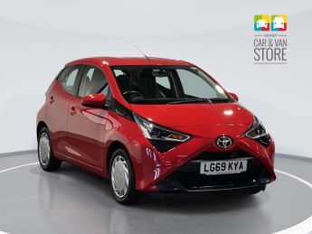 Toyota AYGO 1.0 VVT-i X-Play 5dr x-shift