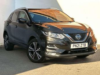 Nissan Qashqai 1.3 DiG-T N-Connecta 5dr [Glass Roof Pack]