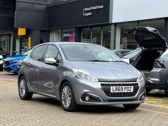 Peugeot 208 1.2 PureTech 82 Signature 5dr [Start Stop]