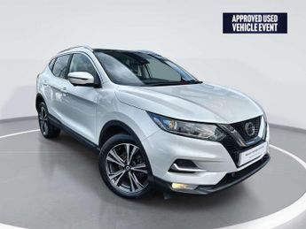 Nissan Qashqai 1.3 DiG-T N-Connecta 5dr [Glass Roof Pack]