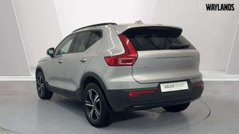 Volvo XC40 2.0 B3P Plus Dark 5dr Auto