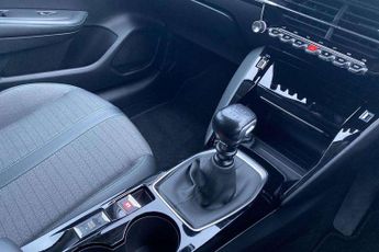 Peugeot 208 1.2 PureTech 100 Allure Premium + 5dr