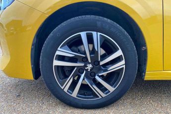 Peugeot 208 1.2 PureTech 100 Allure Premium + 5dr