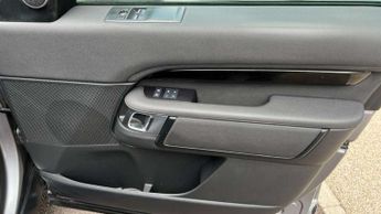 Land Rover Discovery 3.0 D300 SE Commercial Auto