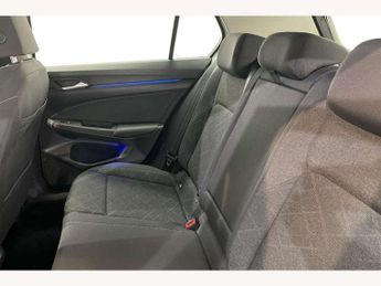 Volkswagen Golf 2.0 TDI Life 5dr DSG
