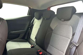 Renault Clio 1.6 E-TECH full hybrid 145 Evolution 5dr Auto