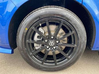 Volkswagen Transporter 2.0 BiTDI 204 Highline Kombi Van 4MOTION DSG