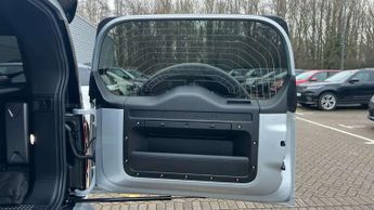 Land Rover Defender 2.0 P300 S 90 3dr Auto