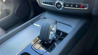 Volvo XC60 2.0 B5P Plus Dark 5dr AWD Geartronic