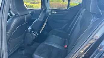 Volvo XC40 2.0 B4P R DESIGN Pro 5dr Auto [7 speed]