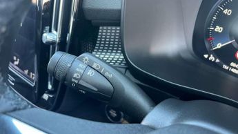 Volvo XC40 2.0 B4P R DESIGN Pro 5dr Auto [7 speed]