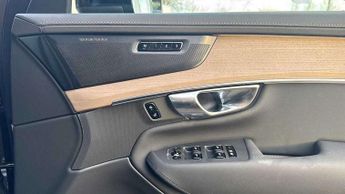 Volvo XC90 2.0 B5P Plus Dark 5dr AWD Geartronic