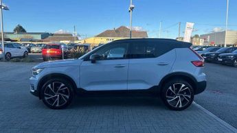 Volvo XC40 2.0 B4P R DESIGN Pro 5dr Auto