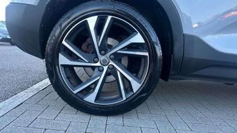 Volvo XC40 2.0 B4P R DESIGN Pro 5dr Auto