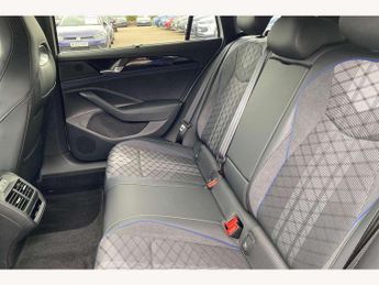 Volkswagen Passat Estate 1.5 TSI eHybrid R-Line 5dr DSG