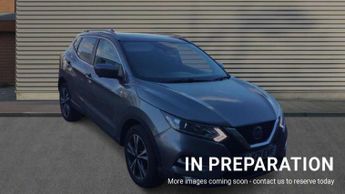 Nissan Qashqai 1.3 DiG-T N-Connecta 5dr [Glass Roof Pack]