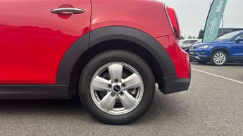 MINI Hatchback 5dr 1.5 Cooper Classic 5dr Auto [Comfort/Nav Pack]