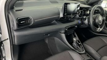 Toyota Yaris 1.5 Hybrid Dynamic 5dr CVT