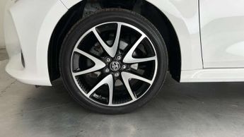 Toyota Yaris 1.5 Hybrid Dynamic 5dr CVT