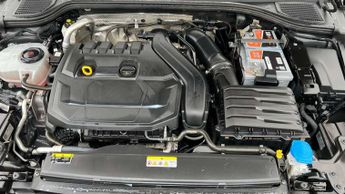 Volkswagen Golf 1.5 TSI Life 5dr