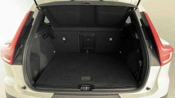 Volvo XC40 1.5 T3 [163] Momentum 5dr Geartronic