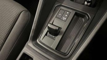 Volkswagen Caddy 2.0 TDI 122PS Commerce Pro Van DSG