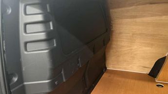 Volkswagen Caddy 2.0 TDI 122PS Commerce Pro Van DSG