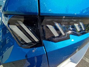 Peugeot 3008 1.2 Hybrid 136 Allure 5dr e-DSC6