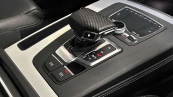 Audi Q5 55 TFSI e Quattro S Line Competition 5dr S Tronic