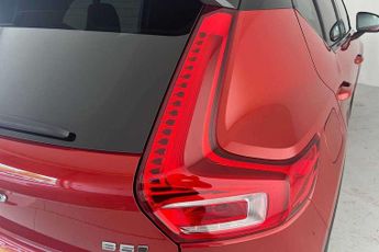 Volvo XC40 2.0 B5P R DESIGN Pro 5dr AWD Auto