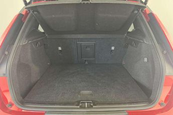 Volvo XC40 2.0 B5P R DESIGN Pro 5dr AWD Auto