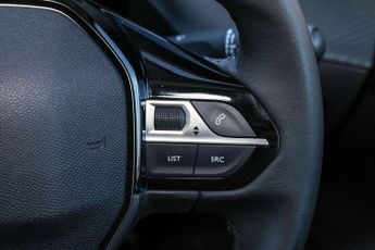 Peugeot 208 1.2 PureTech 100 Allure 5dr