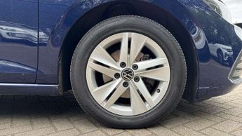 Volkswagen Golf 1.5 TSI Life 5dr